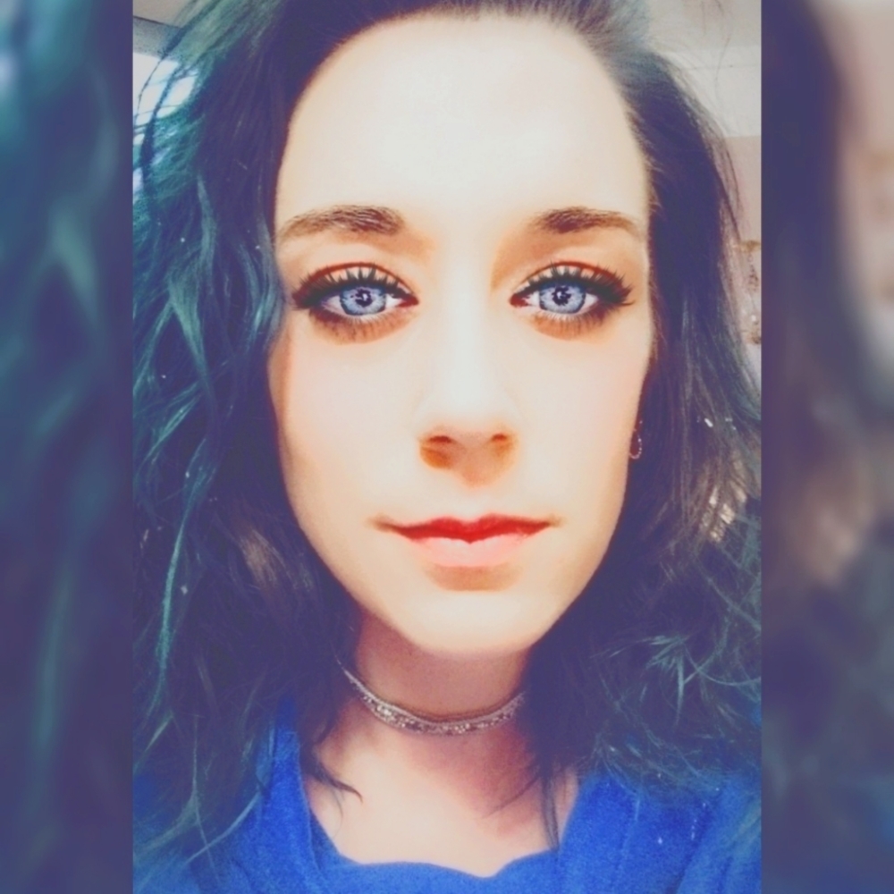 Meet your Posher, Alicia